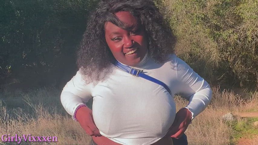 Ebony girl getting fucked hard by stranger on the hiking trail : video clip