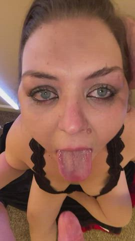 Face fucked for Christmas!! 💕💕💕👅😈 : video clip