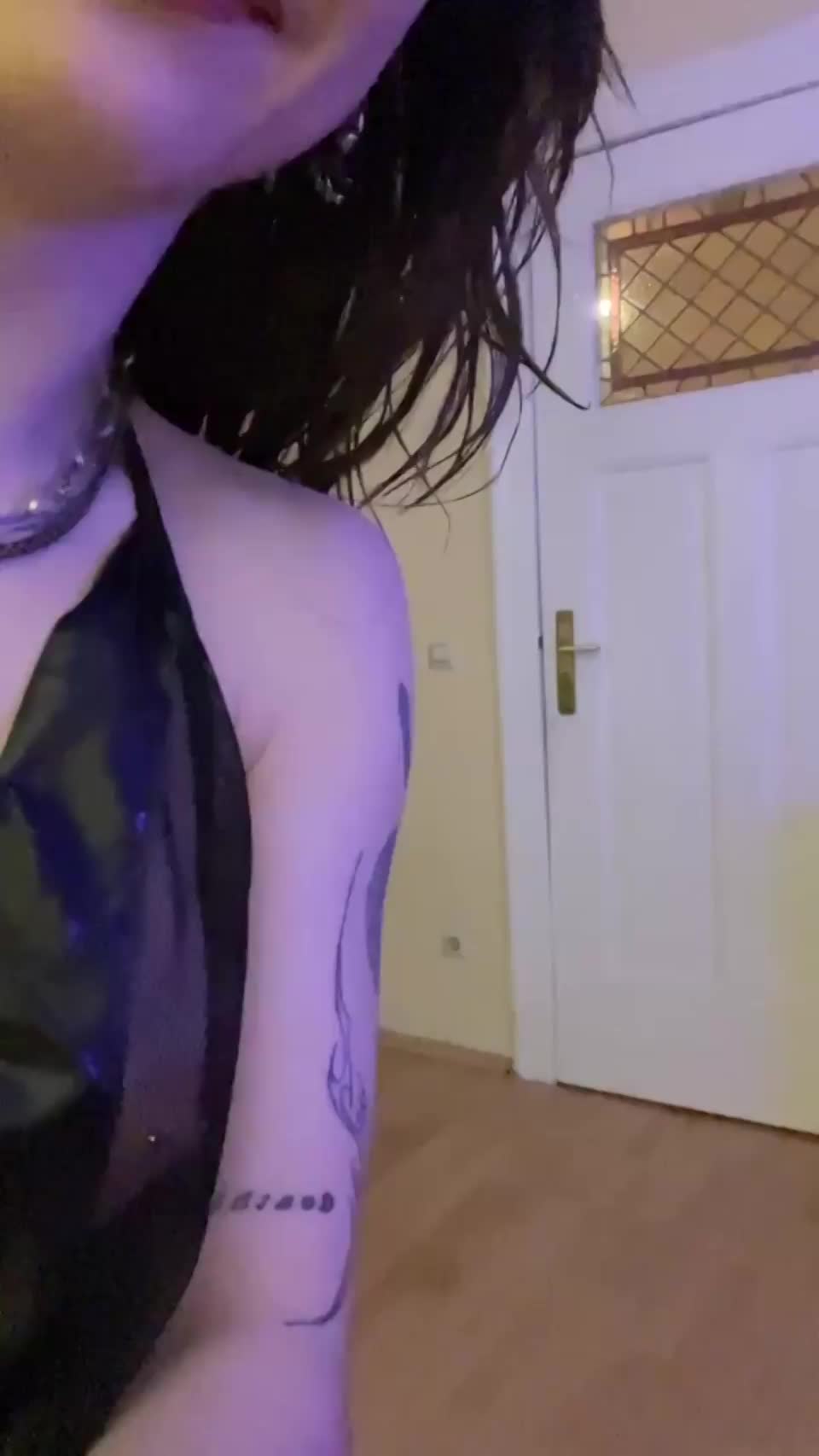 I’ll ride you till you cum, if you promise to fill me up. : video clip