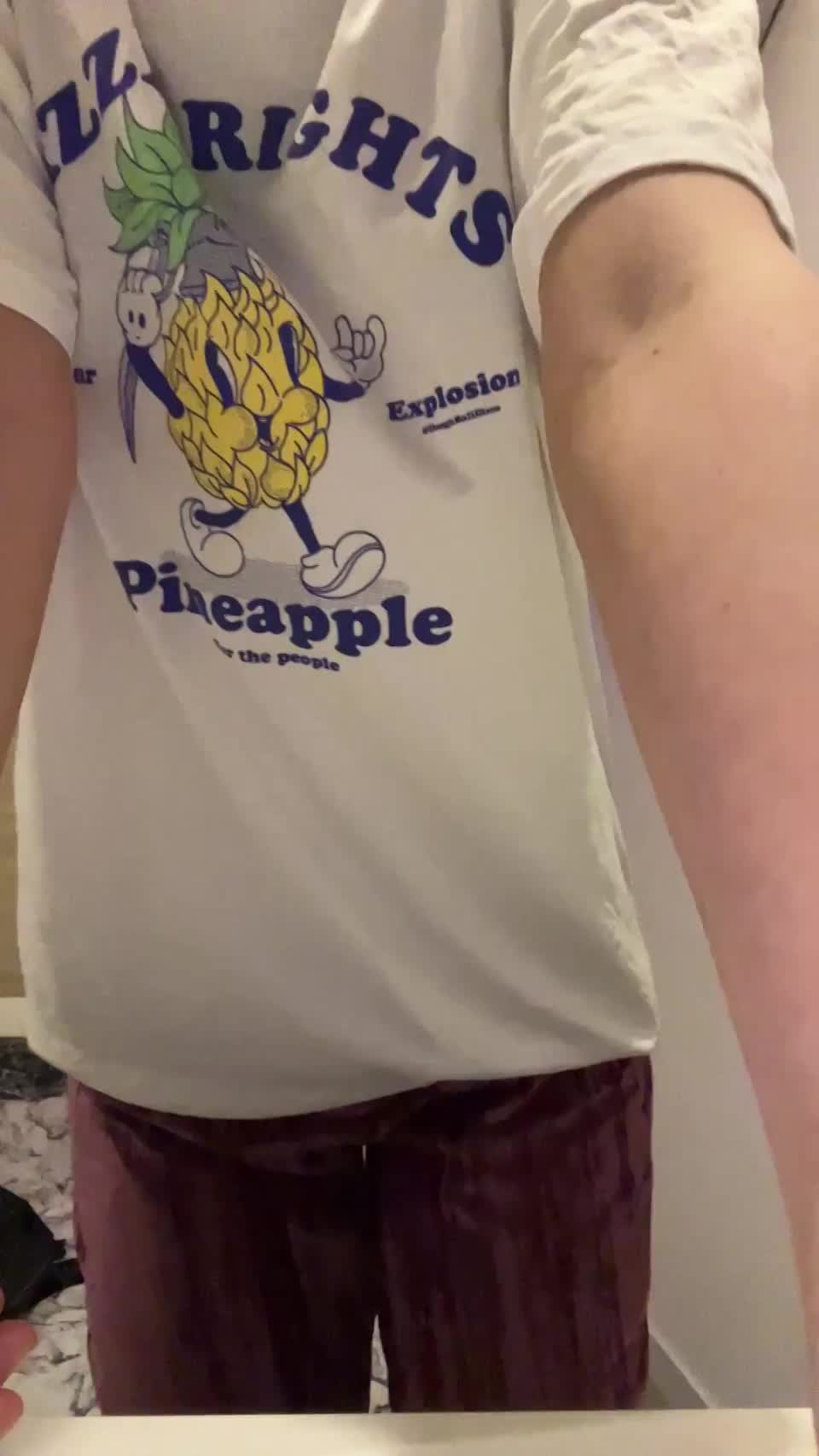 Cute body of a naughty girl : video clip