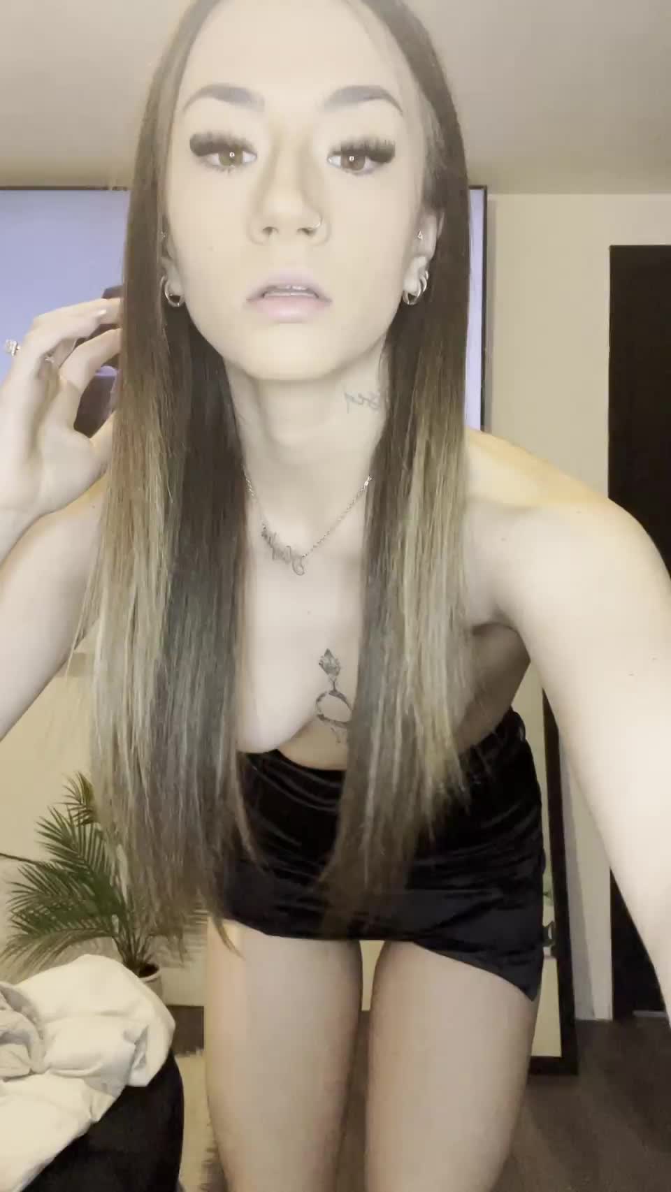 So pretty and tight : video clip