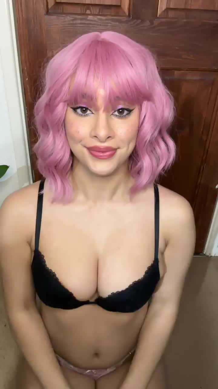 Your choice,aim for tits or face : video clip