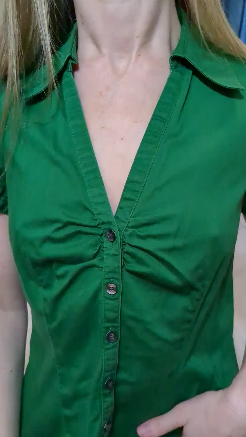 A treat for Reddit after looking rather professional and mom-like at the office all day : video clip