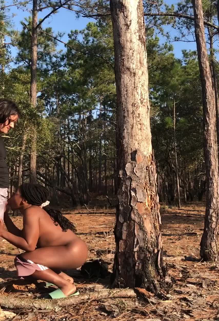 Outdoor slut at your service : video clip