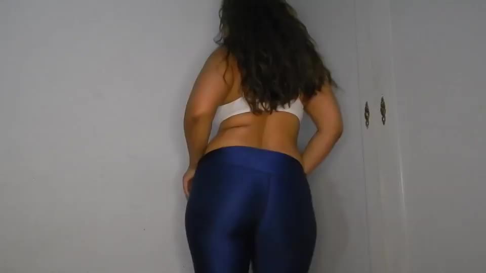 I'm a naughty girl and I need to be punished : video clip