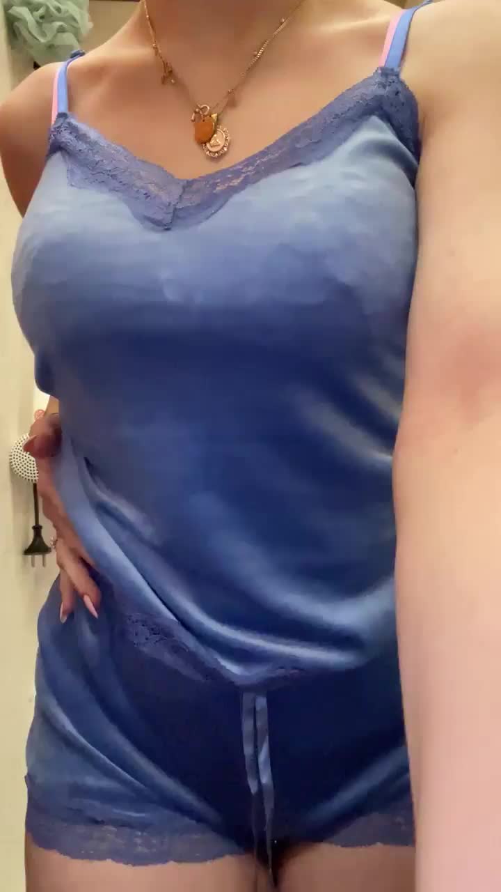 18 yo and I actually think about fuckin a redditor but I feel insecure about asking : video clip