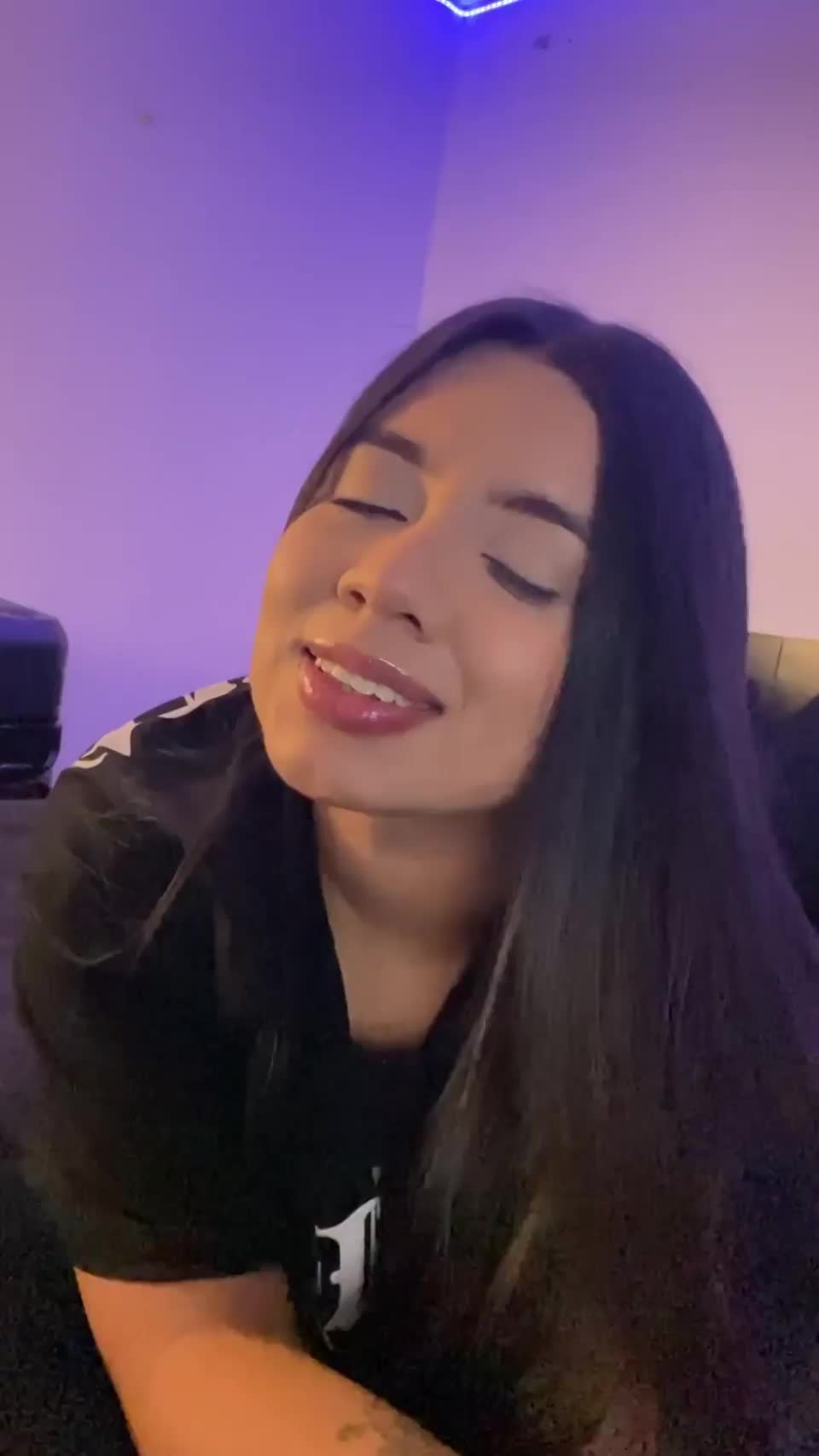Hi from the horny naughty Latina girl next door! : video clip