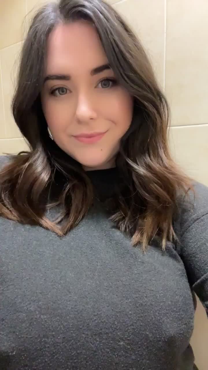 Wish we worked together so you could breed me in this bathroom stall : video clip