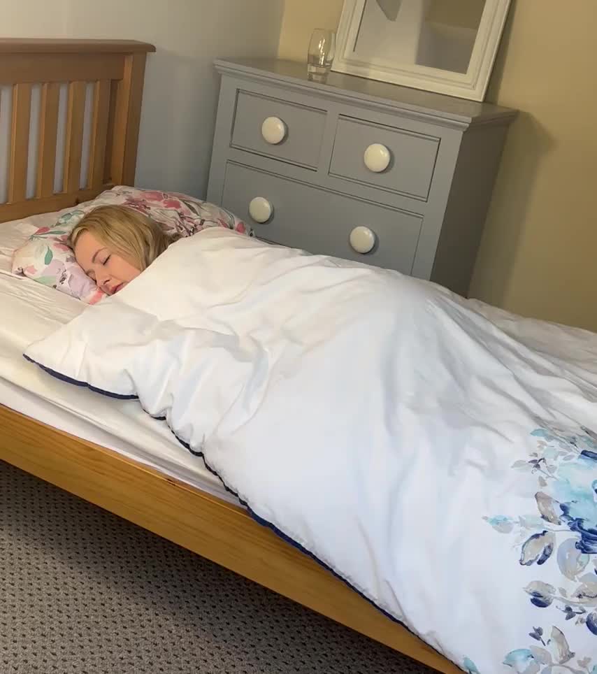 I can get moody when you wake me up, unless you wake me up like this : video clip