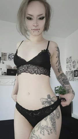 it would make my day, if even one person liked my tiny tits 🖤 : video clip