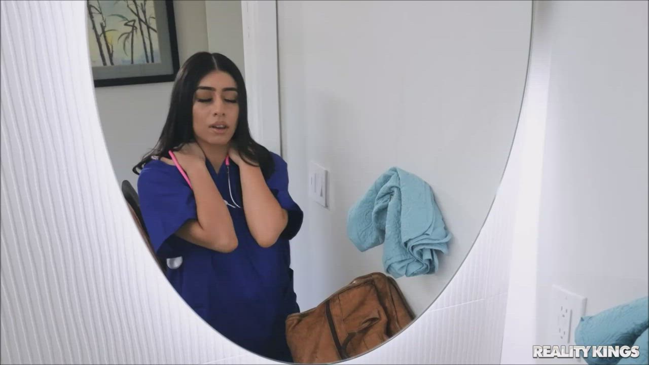 Violet Myers - My Nurse Girlfriend Needs A Sexy Massage : video clip