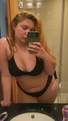 25[F]Hello. Do you like red-haired curvy sluts? : video clip