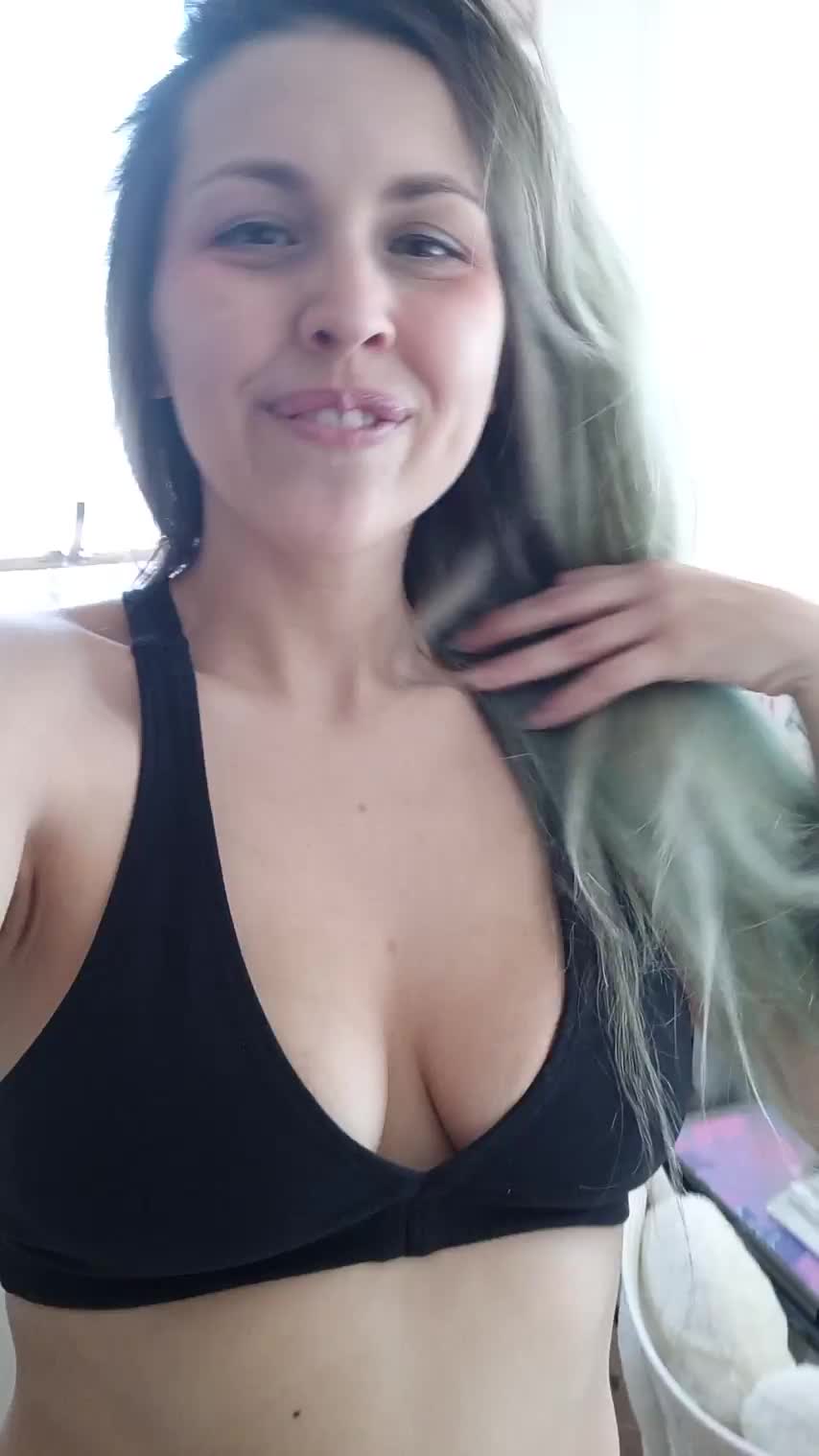A bit more personal boobs to you ;p : video clip