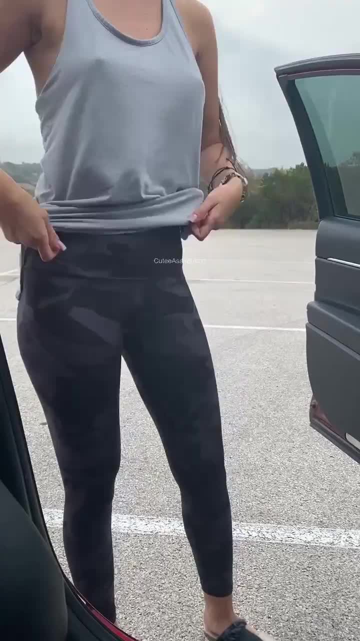 Quick change in the parking lot : video clip