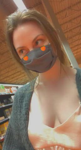 [F23] had to do some groceries this morning in the store I work for...🙈 : video clip