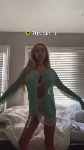 Anyone who knows this busty petite blonde? : video clip