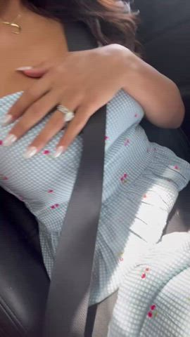 Horny in the car : video clip