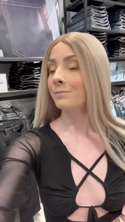 Got a little naughty while clothes shopping 🙊💕 : video clip