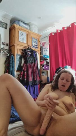 I was so horny after work tonight I had to fuck my pussy with my big dildo : video clip