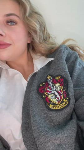 20 points to gryffindor if you eat pussy : video clip