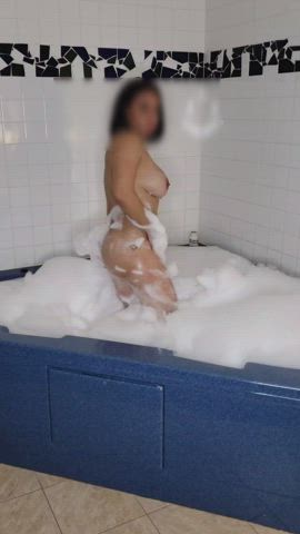 Lather my double d's baby!! : video clip