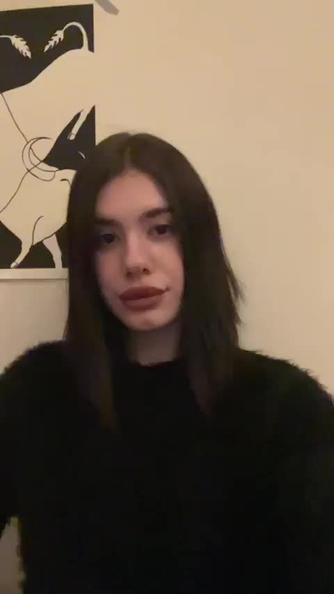 I’m 19, 4’11, but still have no tits 😅 : video clip