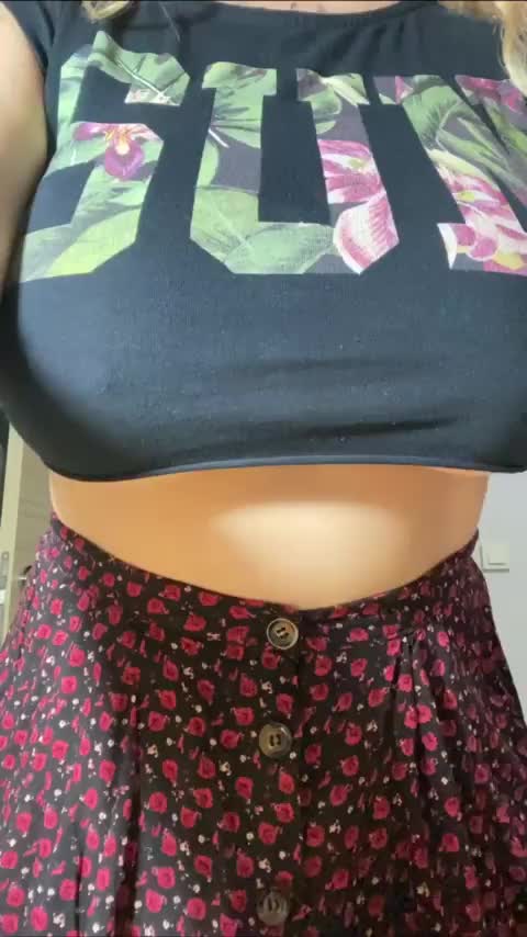 Be honest, Would you tittyfuck?😋 : video clip