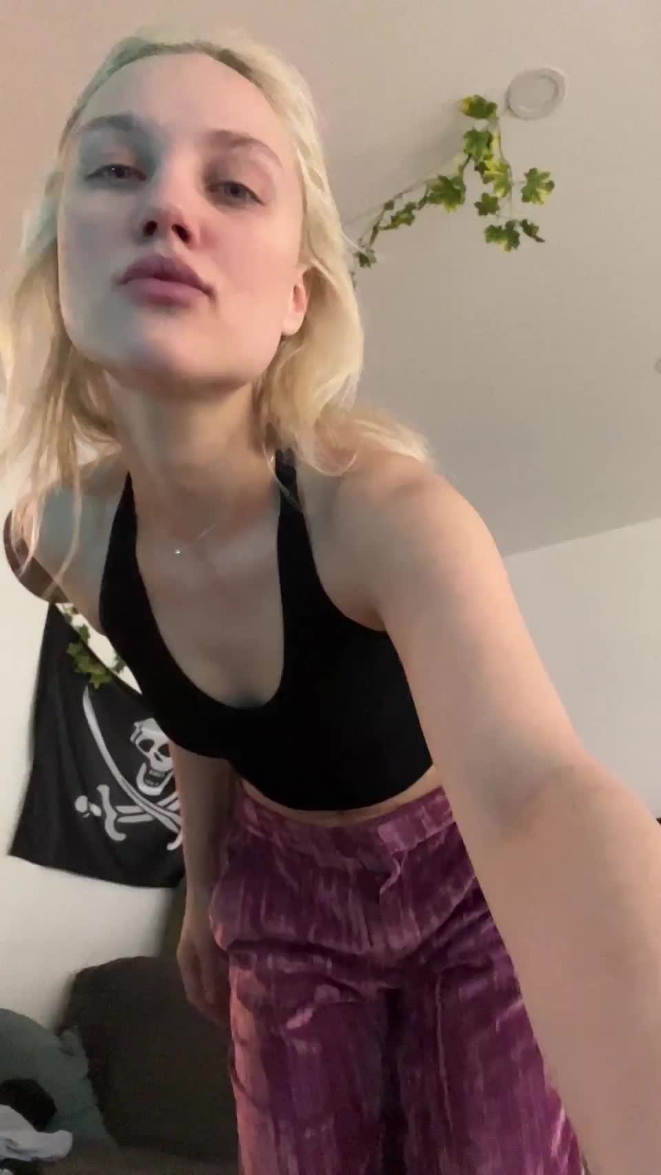Good morning everyone who is masturbating now : video clip