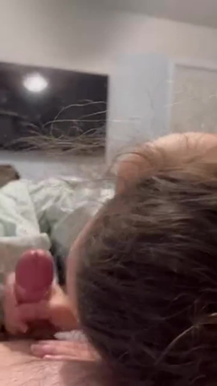 I genuinely love making a guy cum : video clip