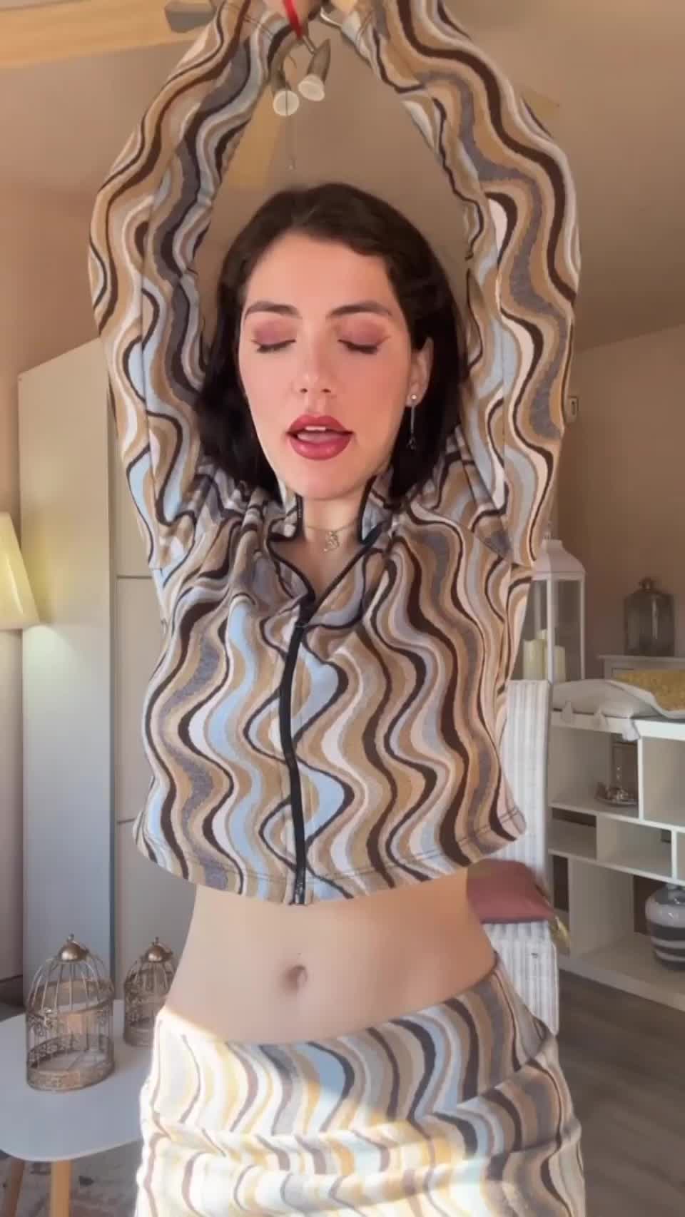 Is it bad if I date guys over 30 when I'm 19? : video clip