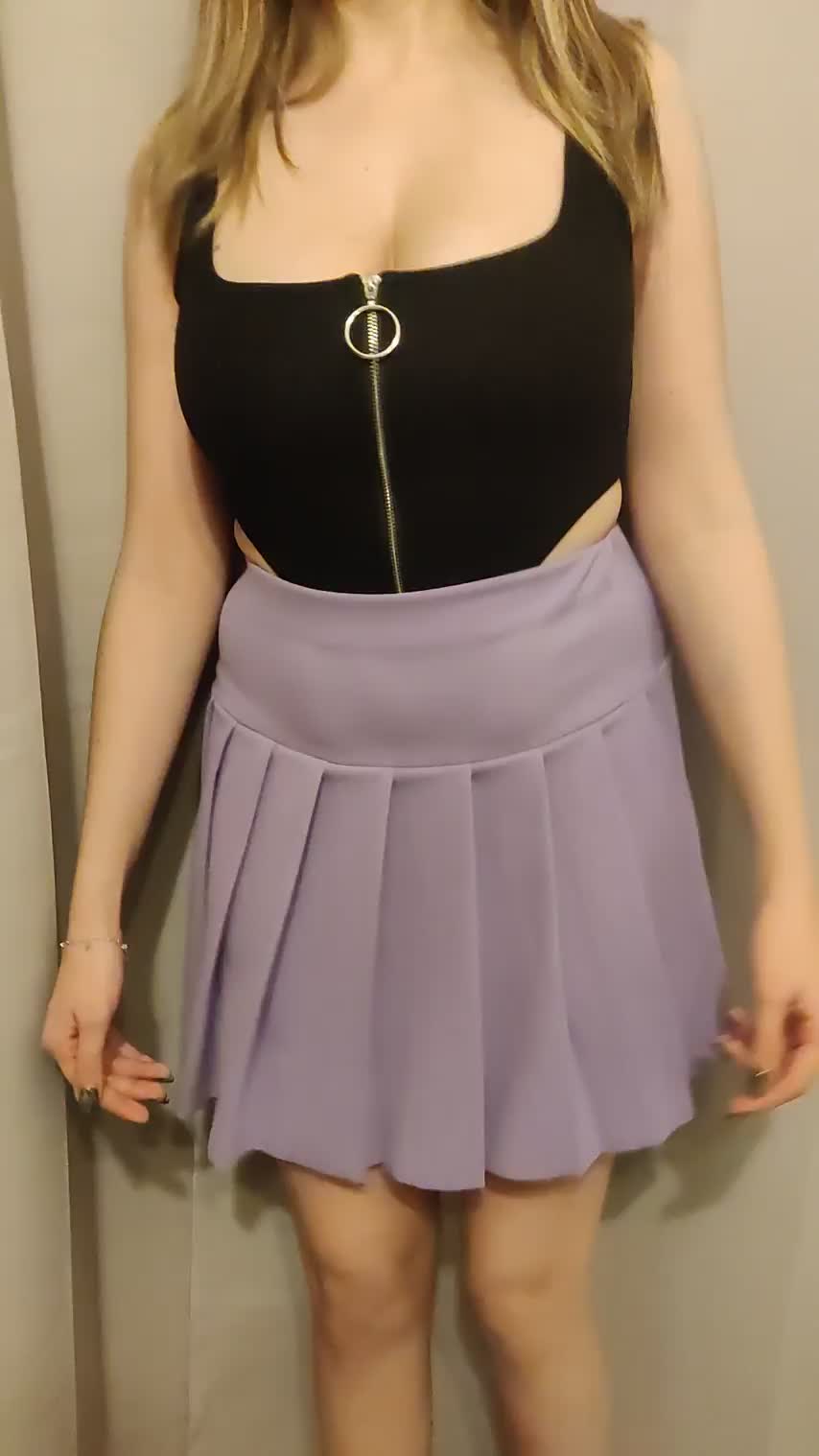 Enjoy with my big bouncing boobs : video clip