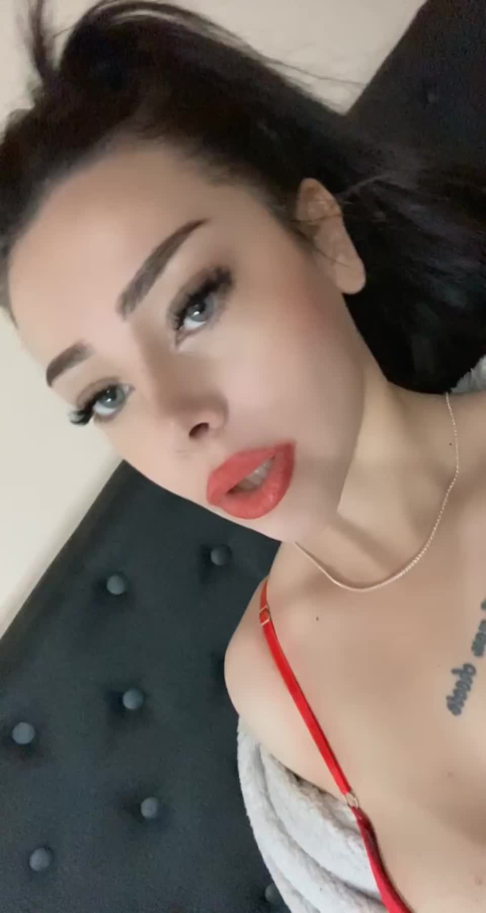 hungrybutts : video clip