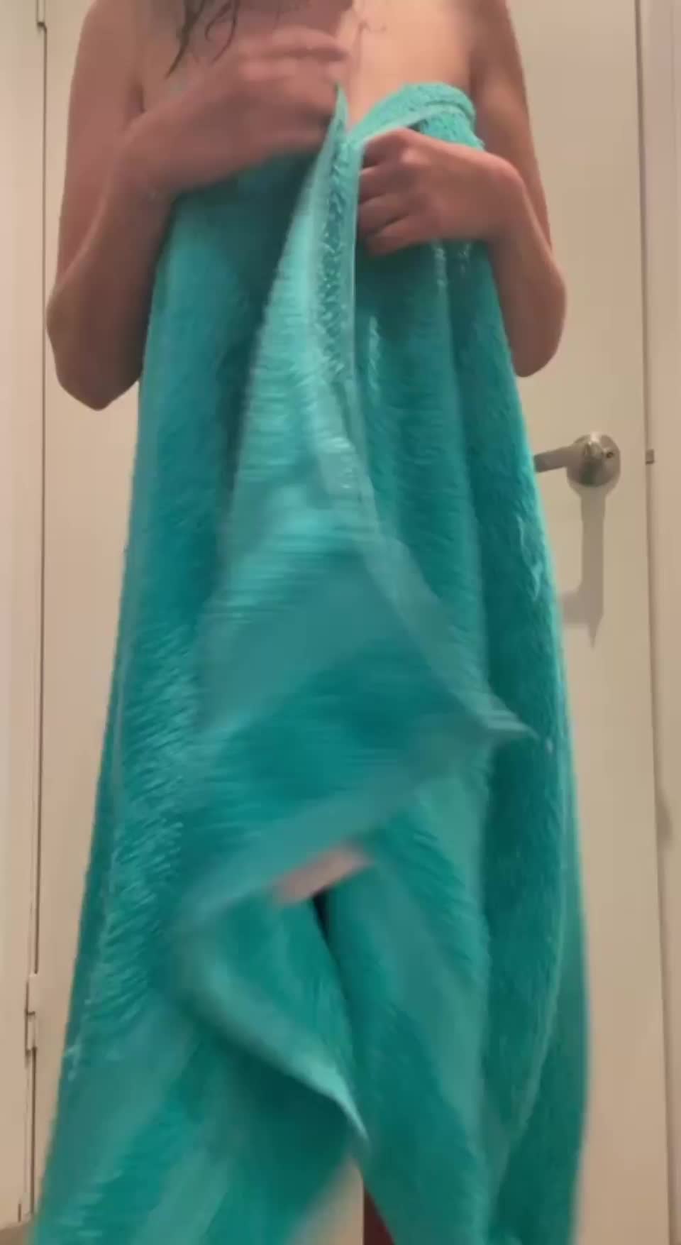 My post workout shower : video clip