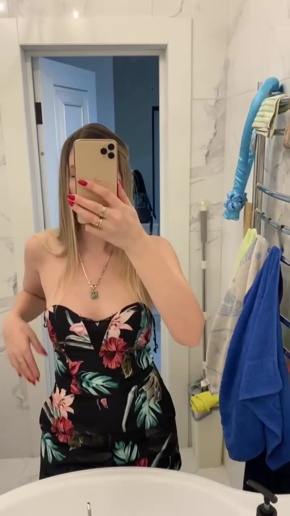 I would love to have someone to eat my ass. Would you : video clip