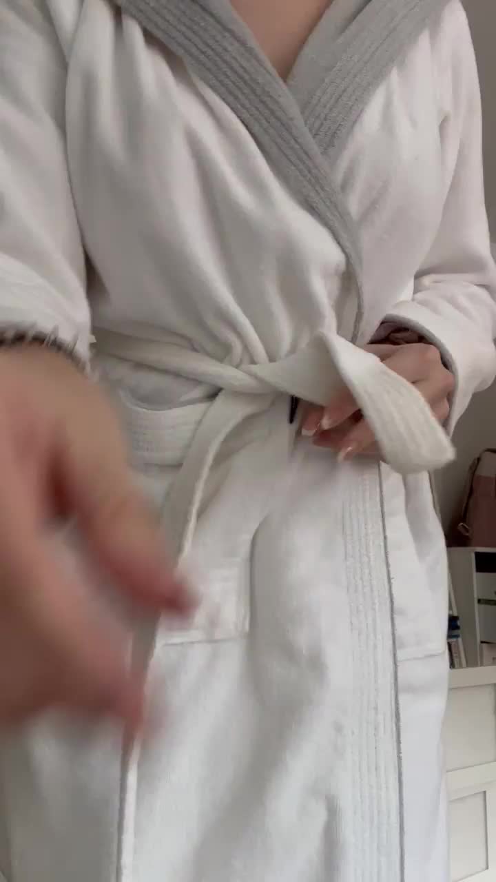 My bestie told me not to show my 19yo D cups online… fuck it :) : video clip