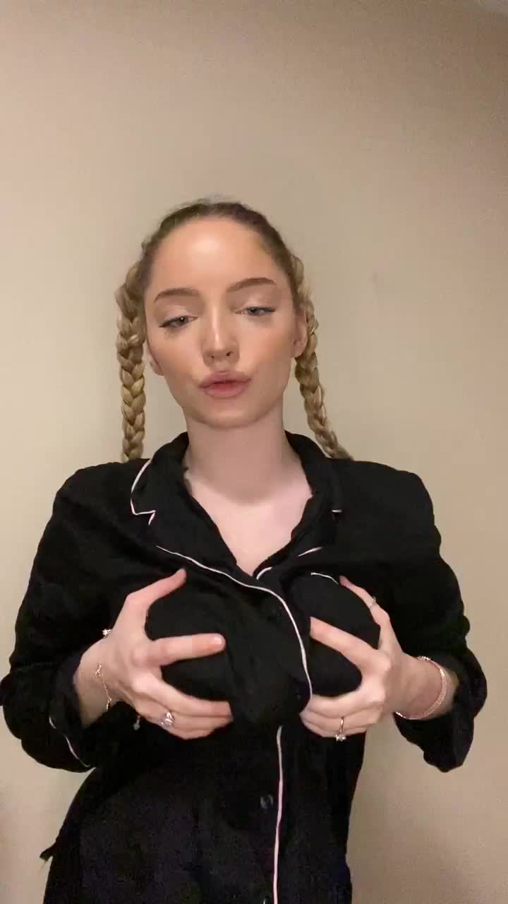 Fuck me if I am wrong, but you would fuck me right? : video clip