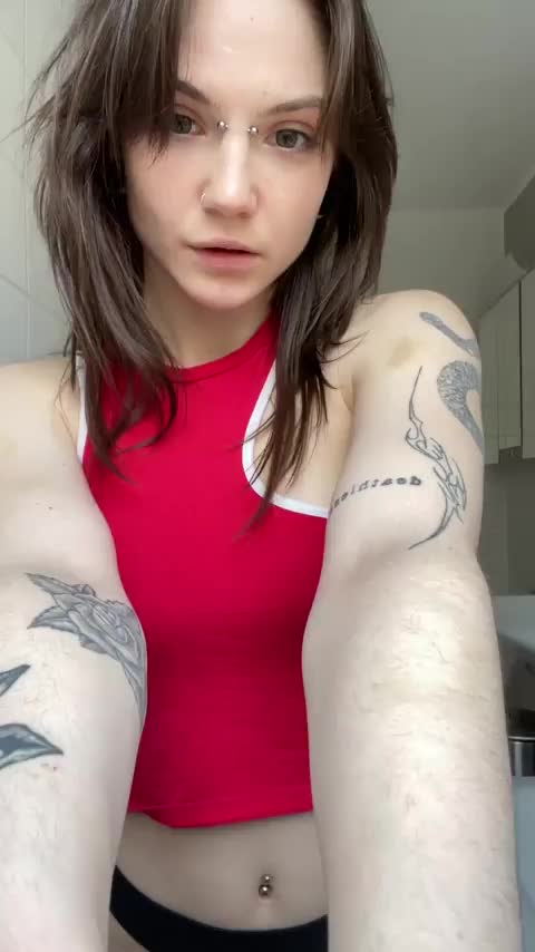I'd bounce so hard on someone's dick right now : video clip