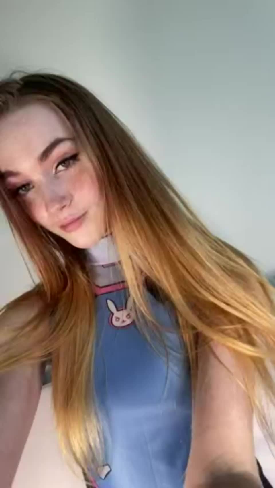 POV: you let a gamer girl sit on your face : video clip