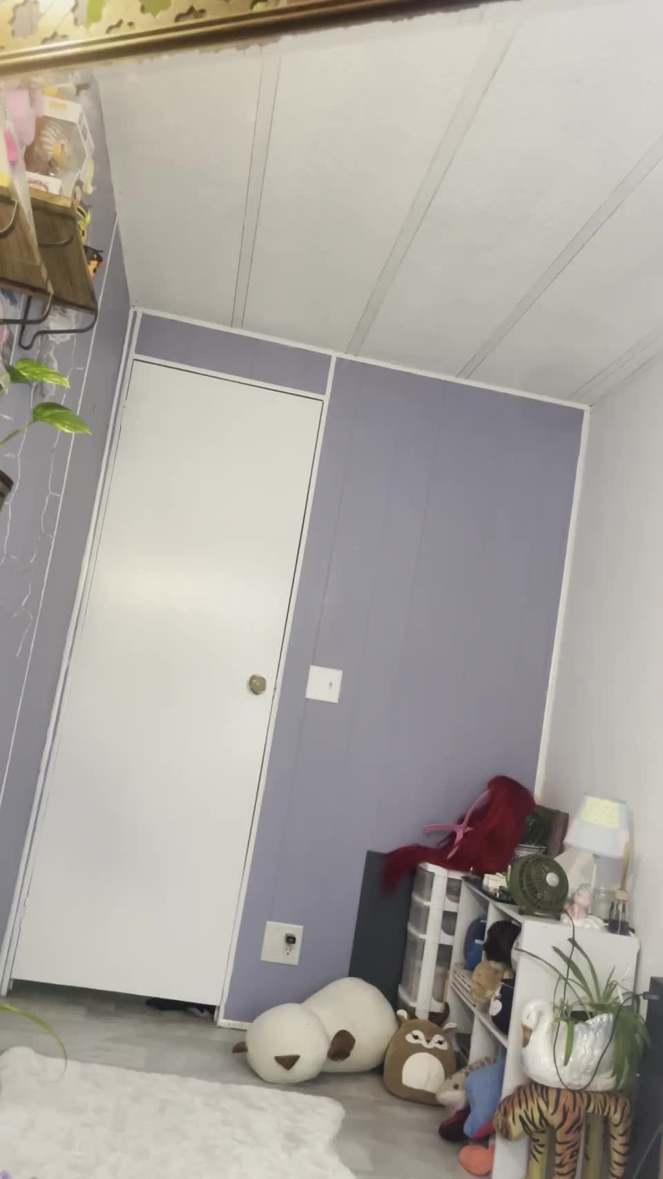 Would you consider me hotter than your ex / gf ? : video clip