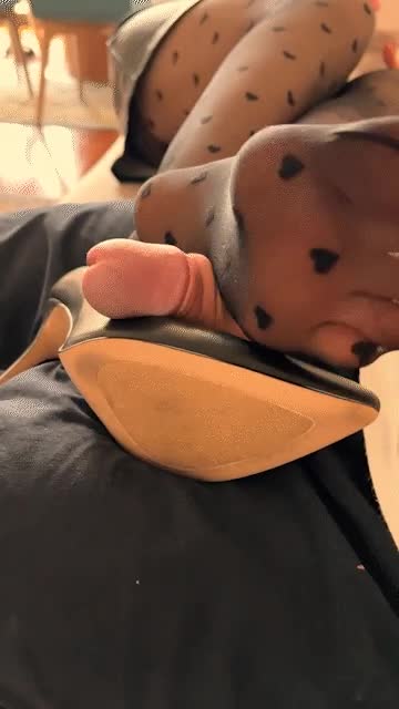 How I love to see how he’s tremors before cum on my legs and bagged to do it faster. 😈 : video clip