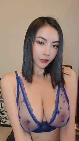 See thru on a hot asian babe : video clip