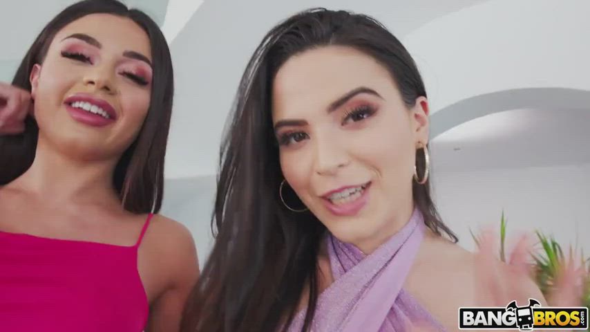 Martina Smeraldi & Ariana Van X - Big Booty Threesome : video clip
