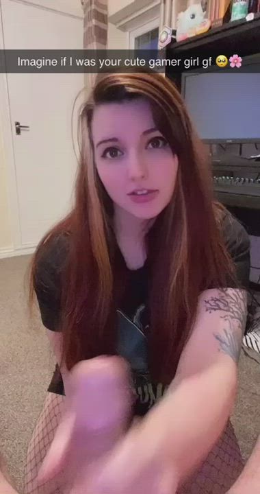 Gamer girl gf sucking cock : video clip