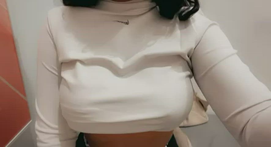 The tighter the shirt, the better the drop : video clip