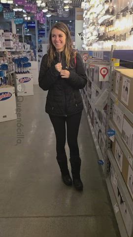 Flashing in the lighting aisle was a real turn on [gif] : video clip