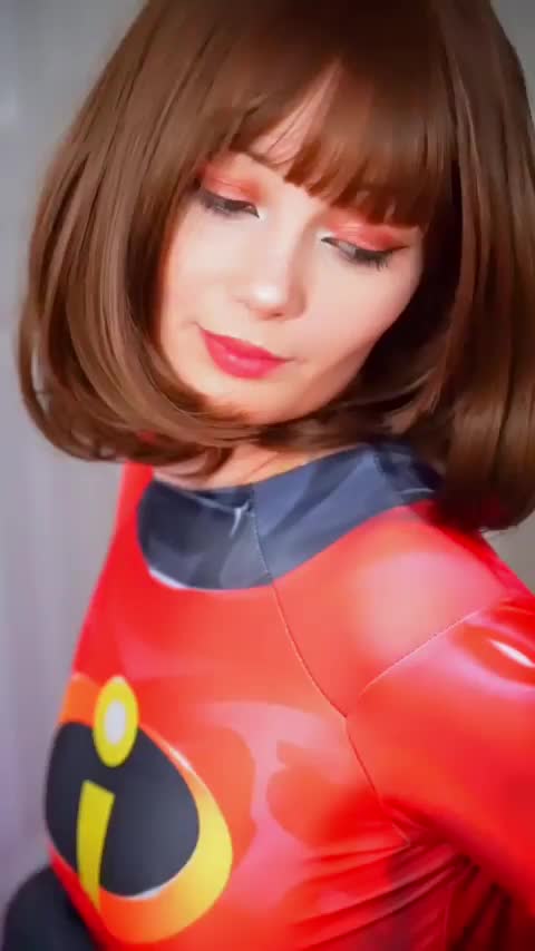 Elastigirl [Incredibles] (Pixiecat) : video clip