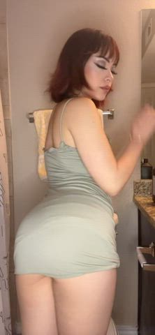 Lift up this dress and fuck me. : video clip