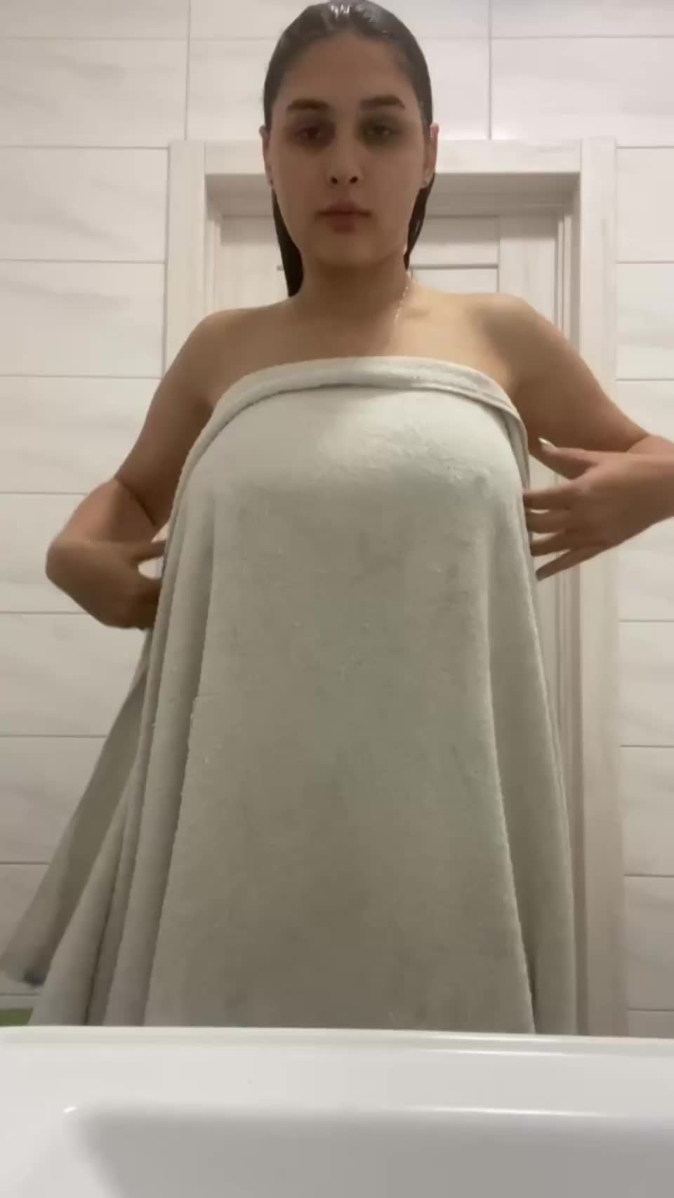 My clean big tits want to have fun : video clip