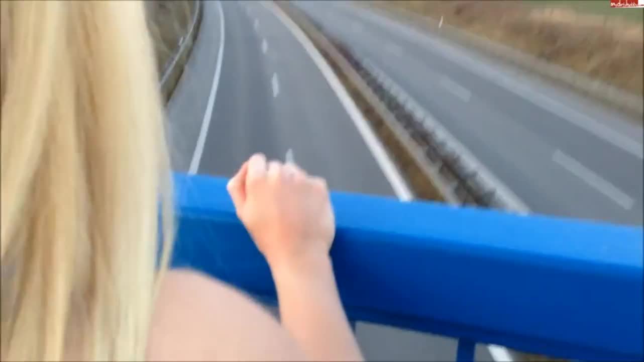 German Crazy Fuck and Cumshot on Public Highway Bridge : video clip