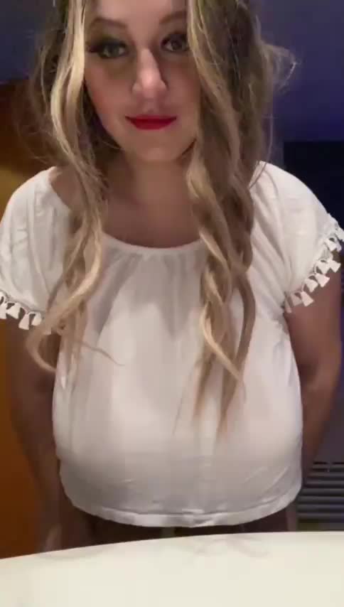 Let's breed in my bathroom, I'll let you drink my milk : video clip